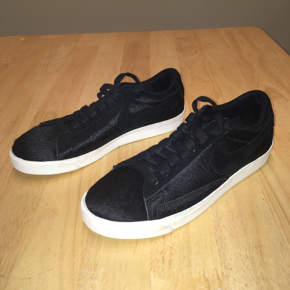 NEW Nike Womens Size 7 Blazer Low Lux LX